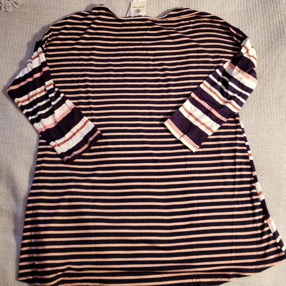 Women's boutique top - Picture 2 of 2